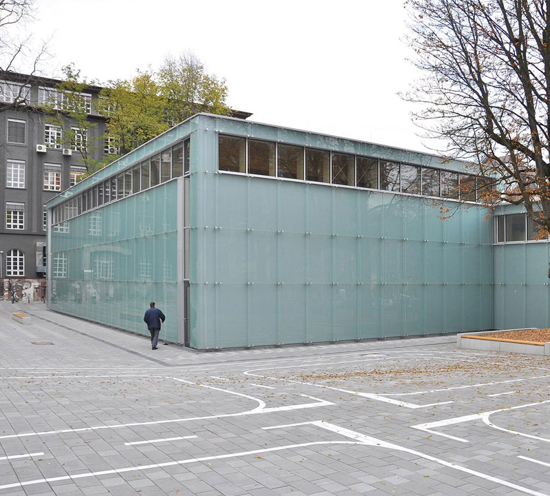 Glass rainscreen installation
